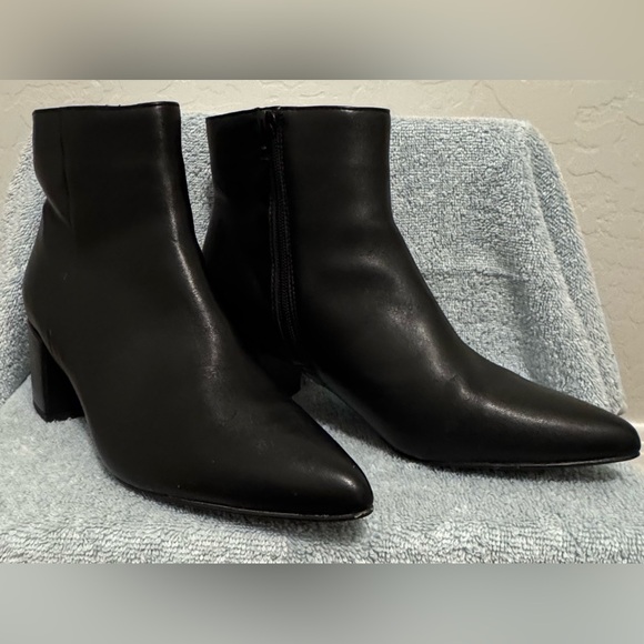 Michael Shannon Women’s ankle boots. Only worn a few times. - Picture 4 of 6